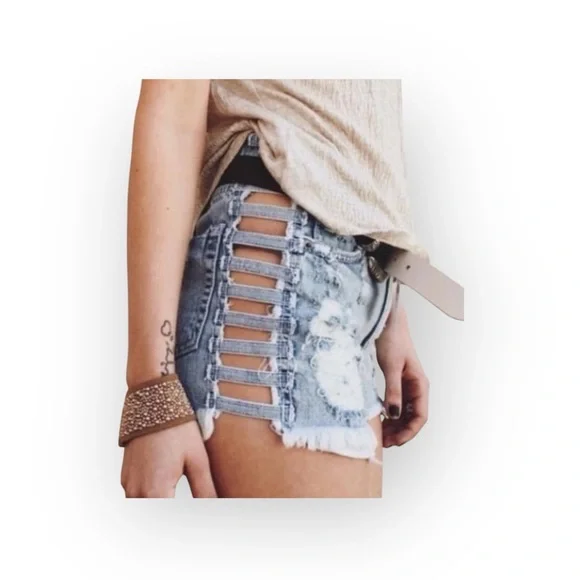 new LF Carmar ☆彡Cullen Open Ladder Side Denim Shorts ☆彡 Washed Denim ☆彡 28 - Picture 3 of 16
